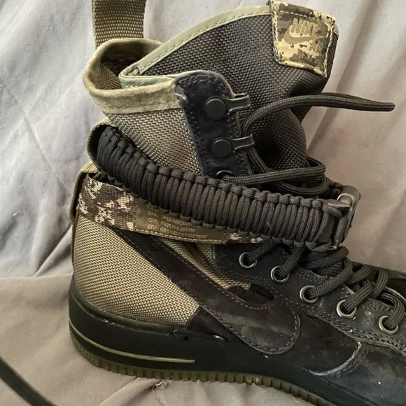 Nike SF Air Force 1 Black/Green Suede High-Top